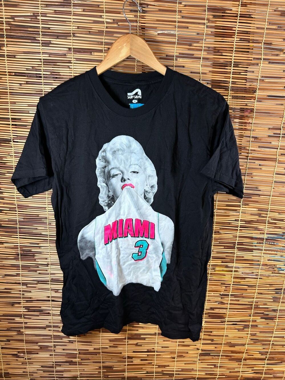 Marilyn Monroe Miami Heat Basketball NBA Surf Style Medium T-Shirt NWT